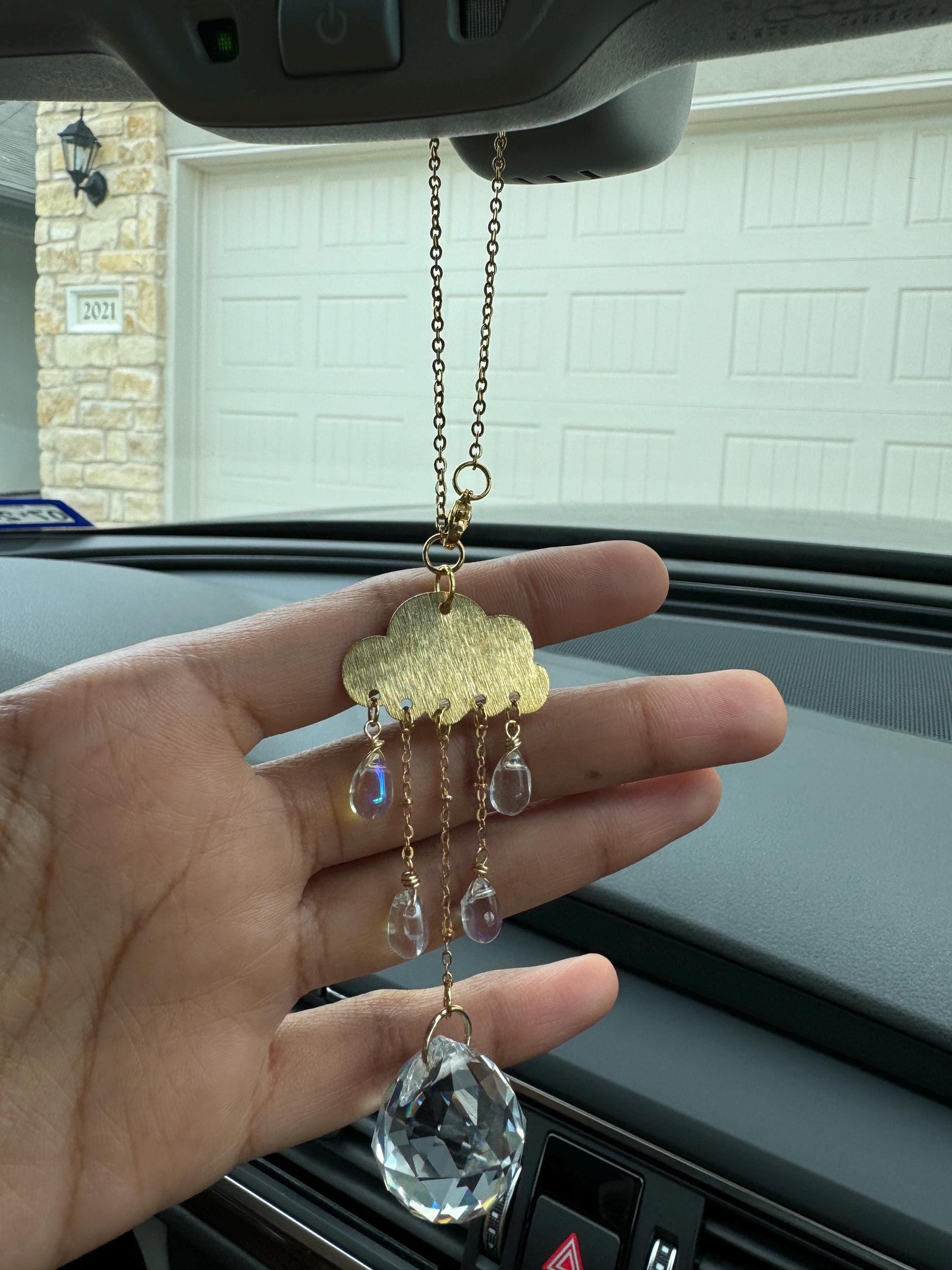 Car charm sun catcher rear view mirror accessory crystal rain cloud decor car crystal prism hanging keychain cute car gift suncatcher