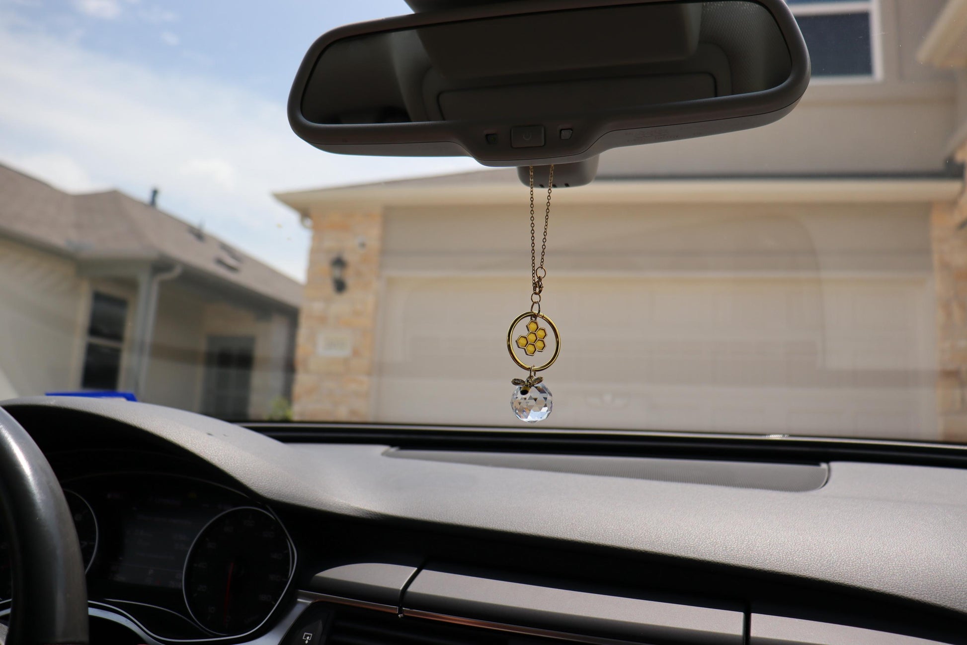 Honeycomb Bee Crystal Sun Catcher for Car Gold Bee Rearview Mirror Charm Crystal Prism Pendant Boho Car Decor Unique Gift suncatcher