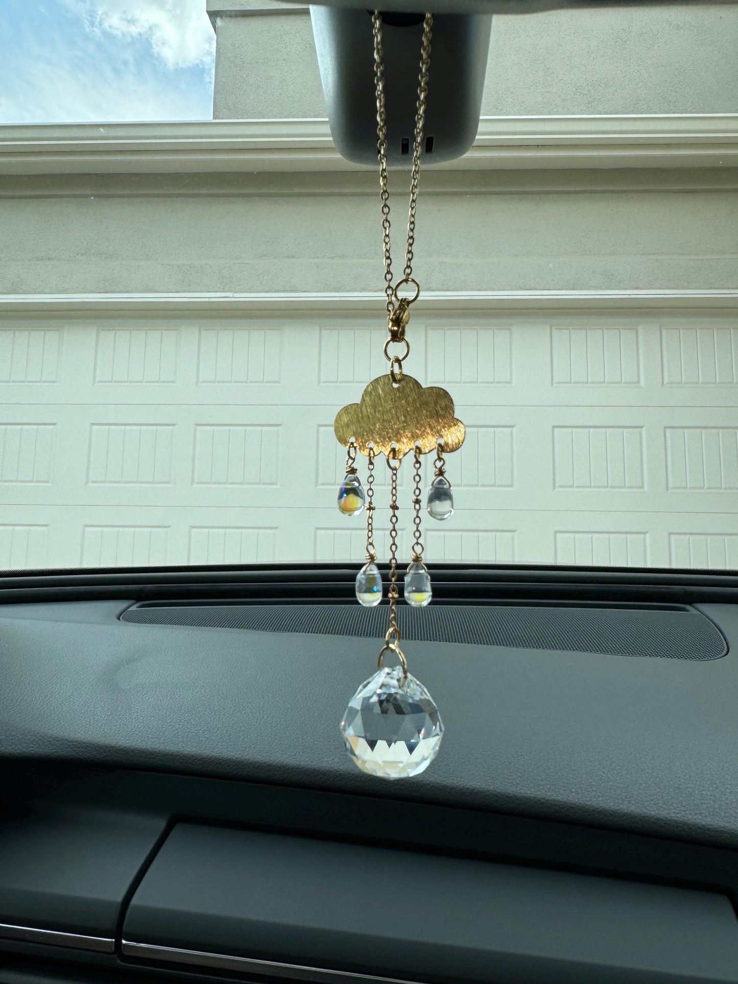 Car charm sun catcher rear view mirror accessory crystal rain cloud decor car crystal prism hanging keychain cute car gift suncatcher