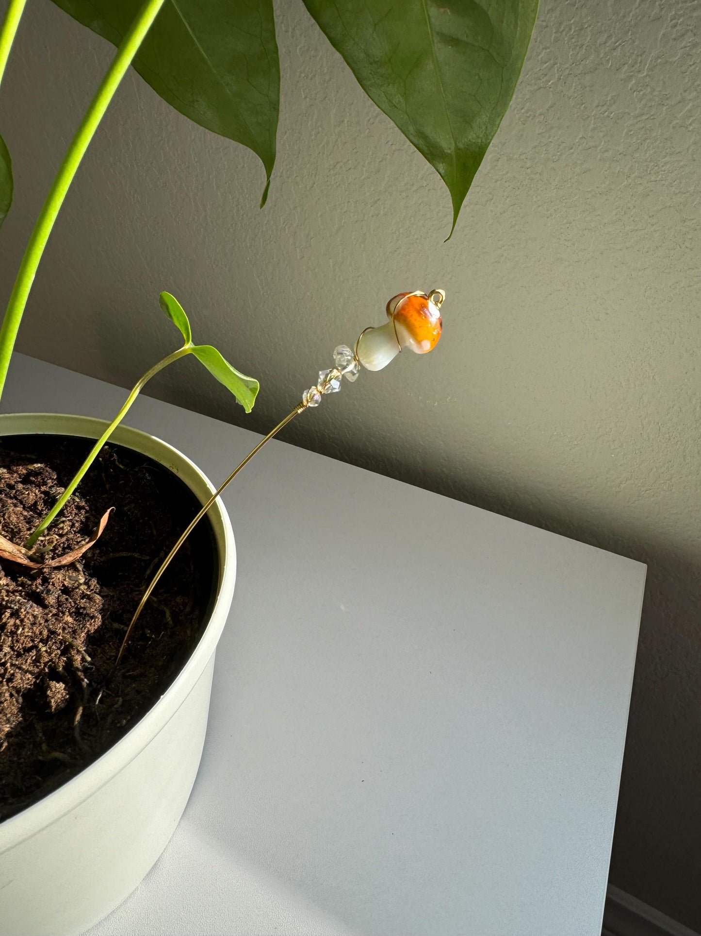 Whimsical Glass Mushroom Plant Stake – Handmade Fairy Garden Accessory for Indoor Plants